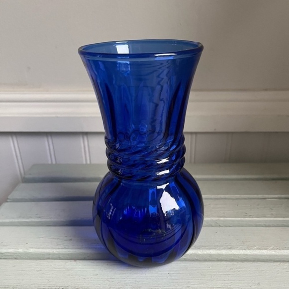Vintage Cobalt Blue Anchor Hocking Ribbed Vase - Picture 4 of 8